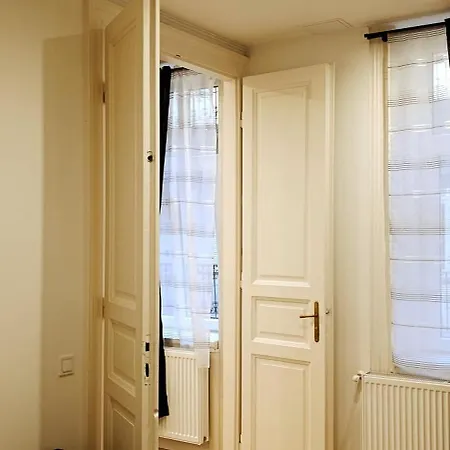 Pretty Flat In The Center Apartment